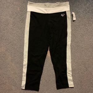 NWT Capri Yoga Pants